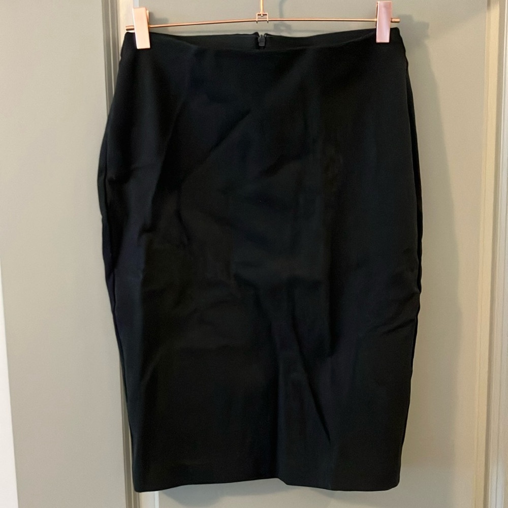 NWT Quince Ultra-Stretch Ponte Pencil Skirt Black Sz S - Picture 3 of 9